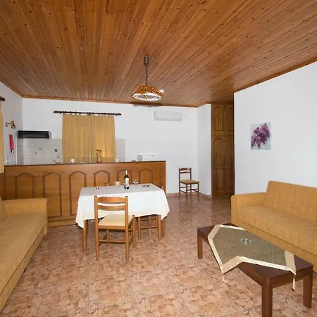 Apartment Dimitra Agios Georgios Pagon